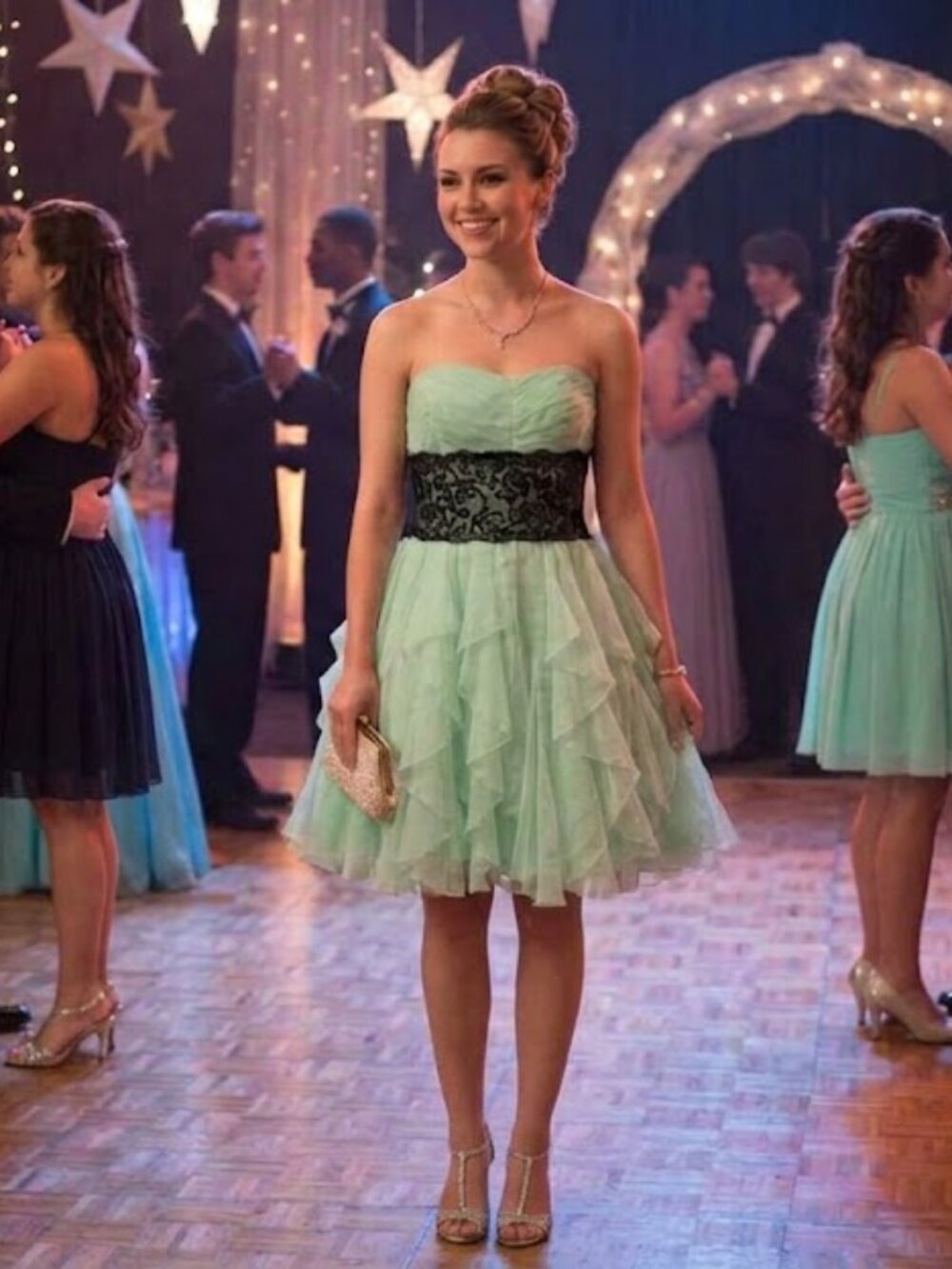 Adorable Le Chateau Strapless Y2K Fairy Like Prom Dress